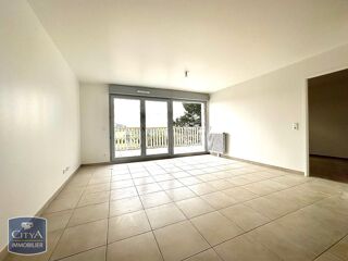  Appartement à louer 4 pièces 79 m²