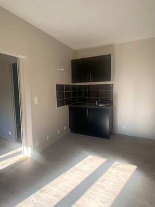  Appartement à louer 1 pièce 28 m²