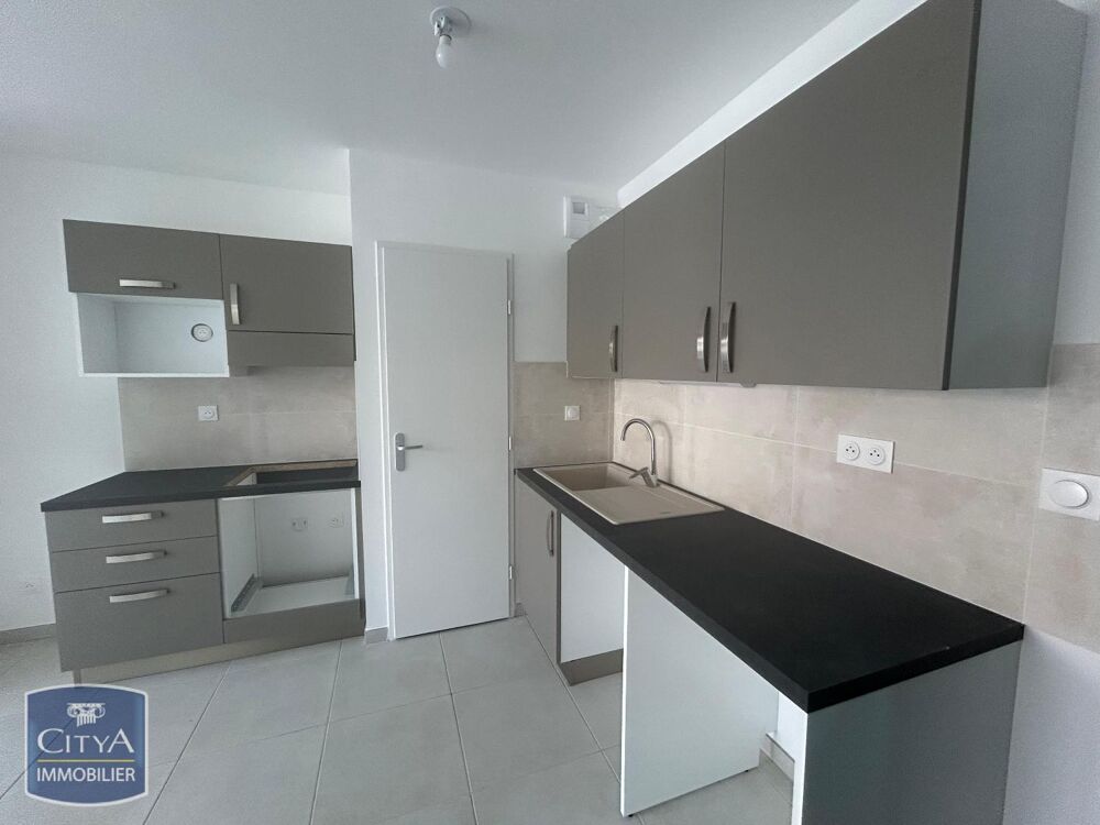 LOCATION SUR PLAN : Découvrez cet appartement T2 situé d....