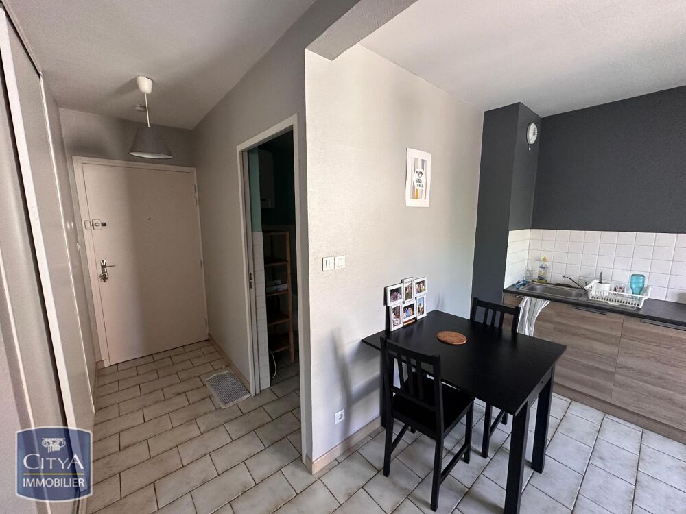 À LOUER : Appartement rénové T1 pré équipé situé dans le....