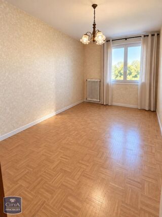  Appartement à louer 3 pièces 68 m²