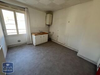  Appartement à louer 3 pièces 96 m²