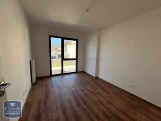  Appartement à louer 3 pièces 75 m²
