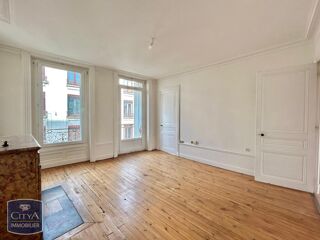  Appartement à louer 3 pièces 63 m²