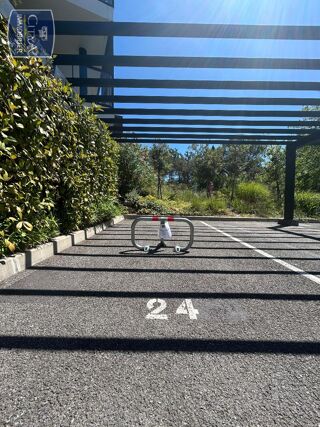  Parking / Garage à louer 