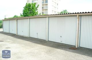  Parking / Garage à louer 12 m²
