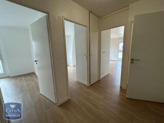  Appartement à louer 3 pièces 60 m²