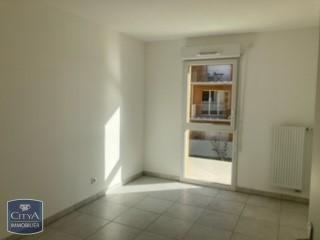  Appartement à louer 4 pièces 77 m²