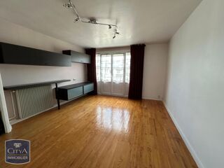  Appartement à louer 4 pièces 74 m²