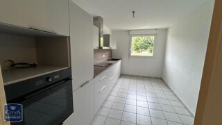  Appartement à louer 3 pièces 76 m²