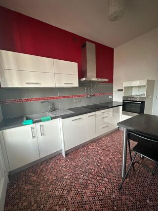  Appartement à louer 3 pièces 75 m²