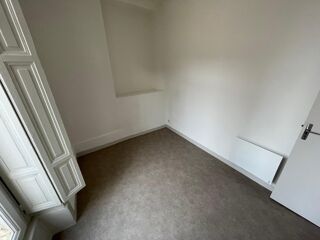  Appartement à louer 2 pièces 32 m²