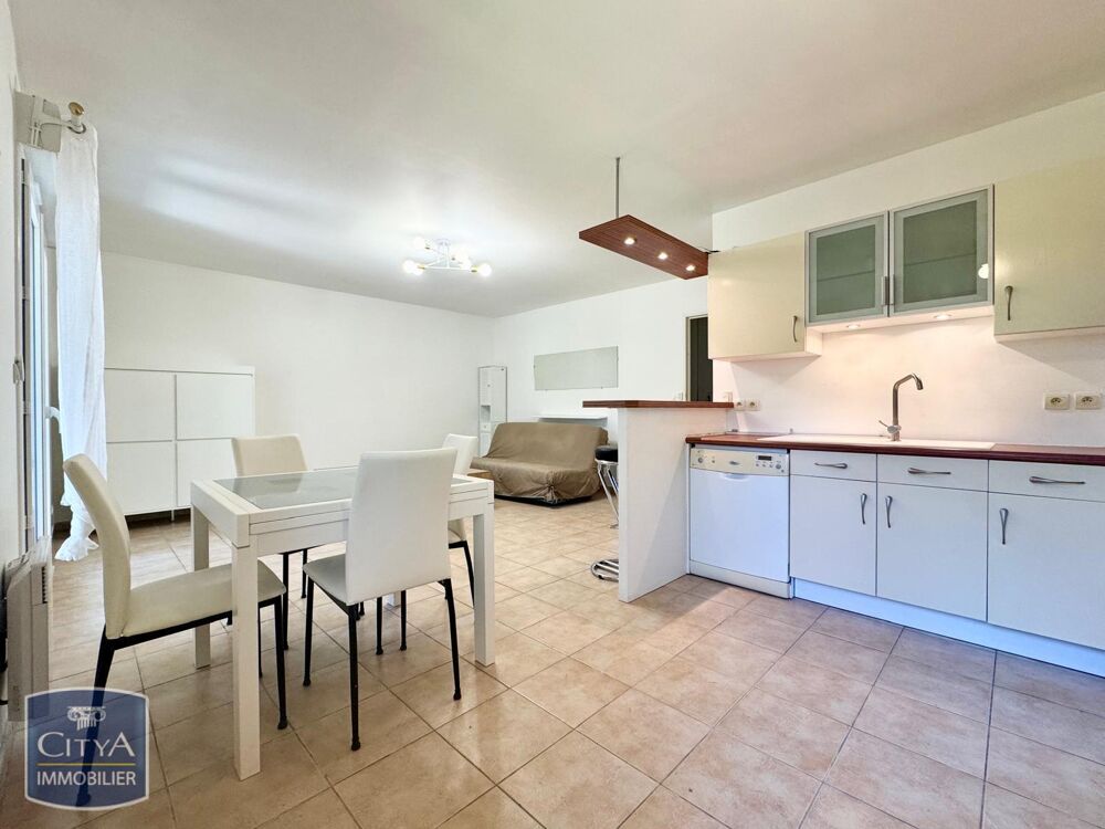 À LOUER : Appartement T3 meublé avec terrasse et parking....