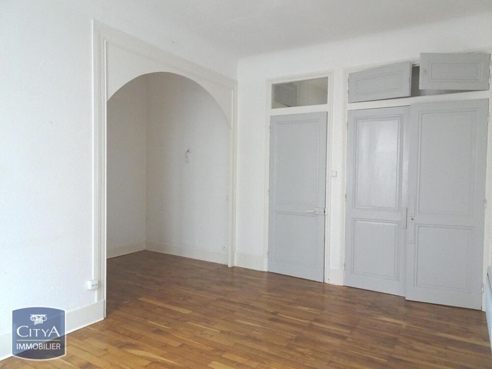 À LOUER : Appartement T1 situé à Grenoble, dans le quart....