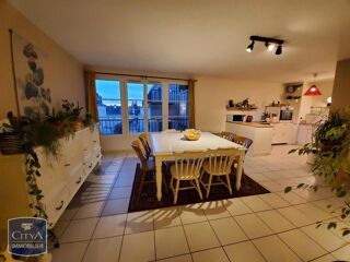  Appartement à louer 3 pièces 77 m²