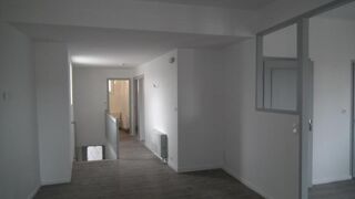  Appartement à louer 3 pièces 74 m²