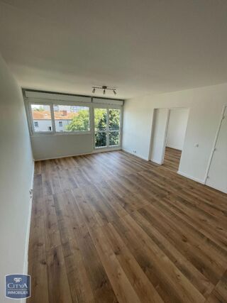 Appartement à louer 2 pièces 45 m²