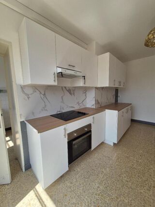  Appartement à louer 4 pièces 165 m²