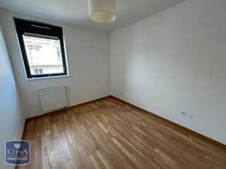  Appartement à louer 3 pièces 60 m²