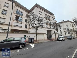  Appartement à louer 5 pièces 112 m²