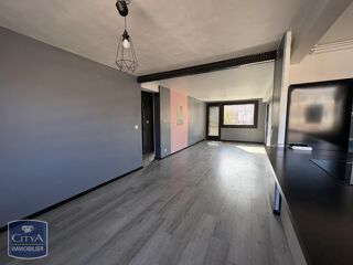  Appartement à louer 4 pièces 92 m²