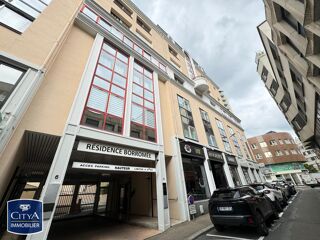  Parking / Garage à louer 