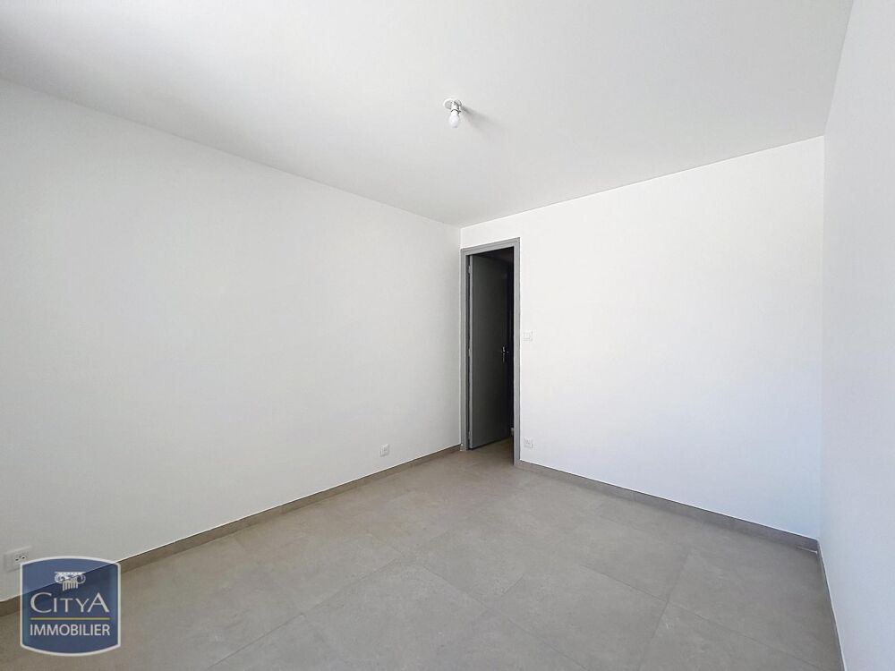 LOCATION - BOUILLARGUES - CENTRE-VILLE - APPARTEMENT 2 P....