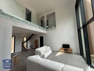  Maison à louer 5 pièces 218 m²