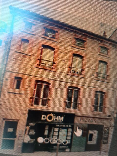 2 pi&egrave;ces, cabinet toilette Loyer de 415,00 euros par ... 415 42380 St bonnet le chateau