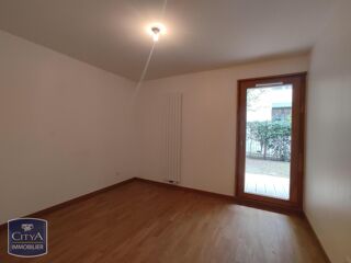  Appartement à louer 2 pièces 45 m²