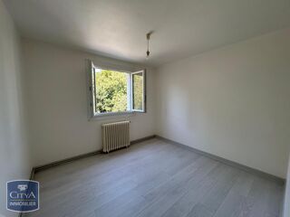  Appartement à louer 4 pièces 73 m²