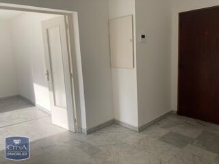  Appartement à louer 3 pièces 75 m²
