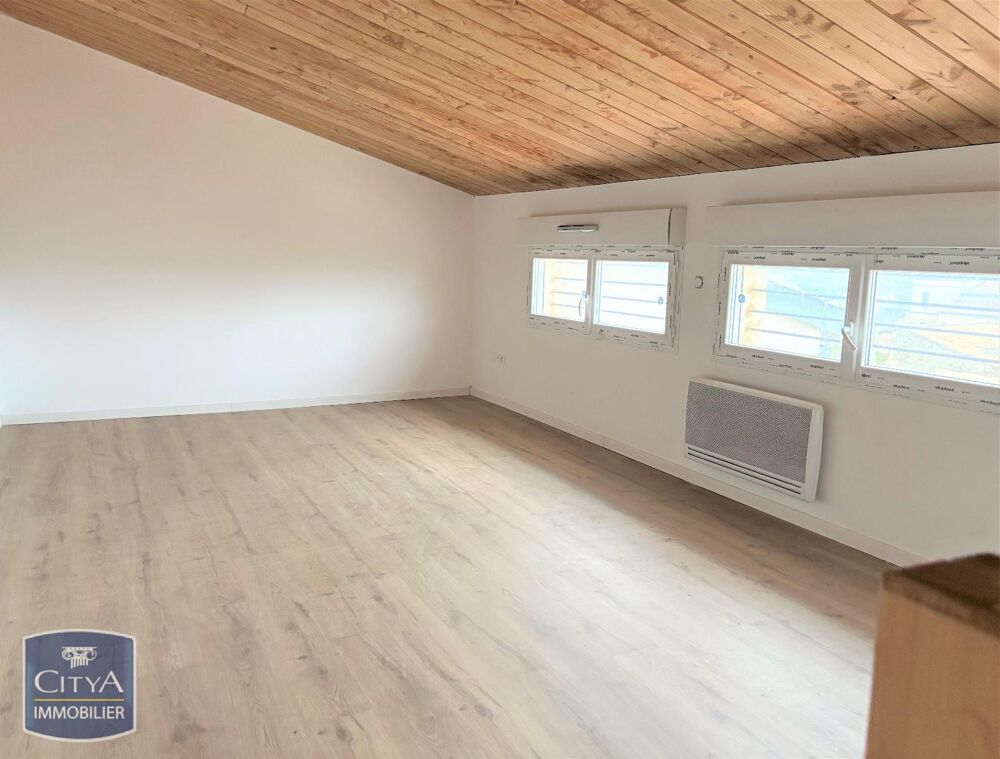 GRAND APPARTEMENT T4 LUMINEUX AVEC COURS PRIVEE - CASTEL....