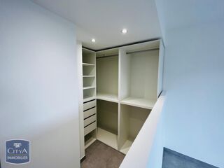  Appartement à louer 4 pièces 79 m²
