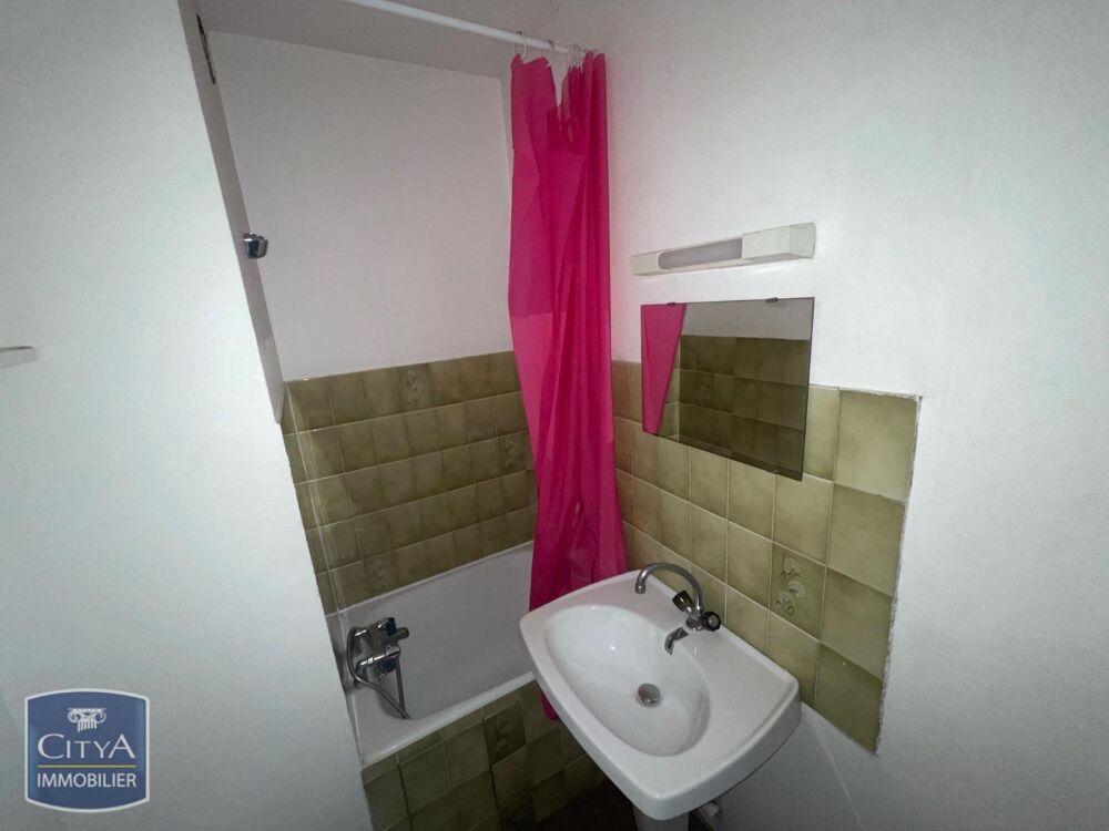 À LOUER : APPARTEMENT T1 SITUE A PAU PROCHE UNIVERSITE /....