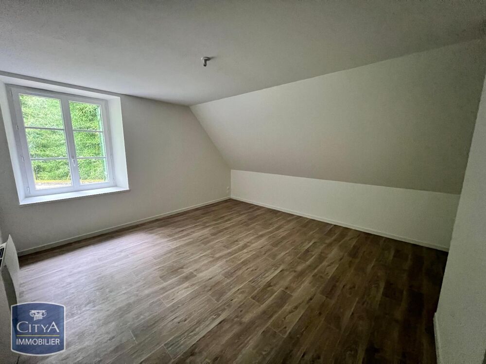 location Appartement - 2 pièce(s) - 67 m² Mézières-en-Brenne (36290)