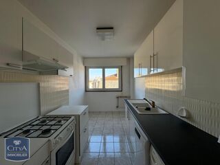  Appartement à louer 4 pièces 95 m²
