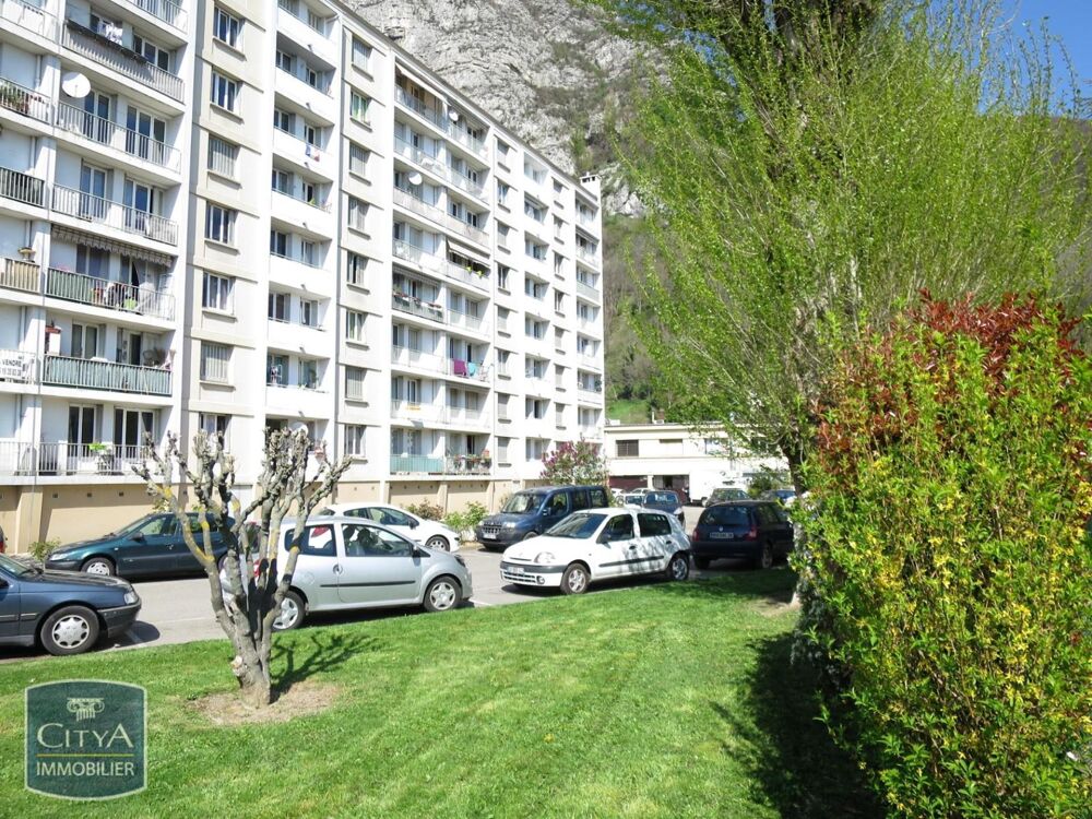 location Parking / Garage - 12 m� Saint-Martin-le-Vinoux (38950)