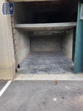  Parking / Garage � louer 