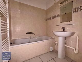  Appartement à louer 3 pièces 75 m²