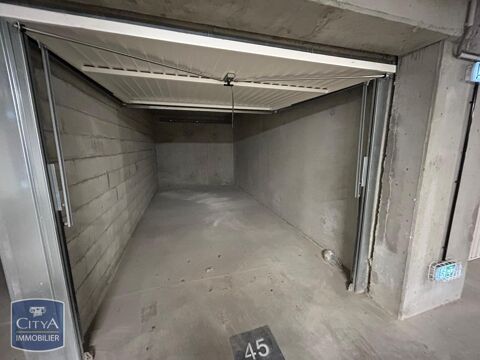  Parking / Garage � louer 