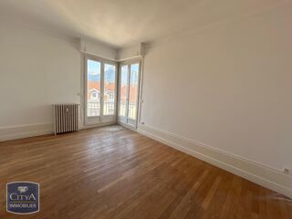  Appartement à louer 4 pièces 92 m²