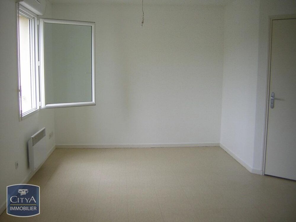 location Appartement - 1 pièce(s) - 31 m² La Suze-sur-Sarthe (72210)