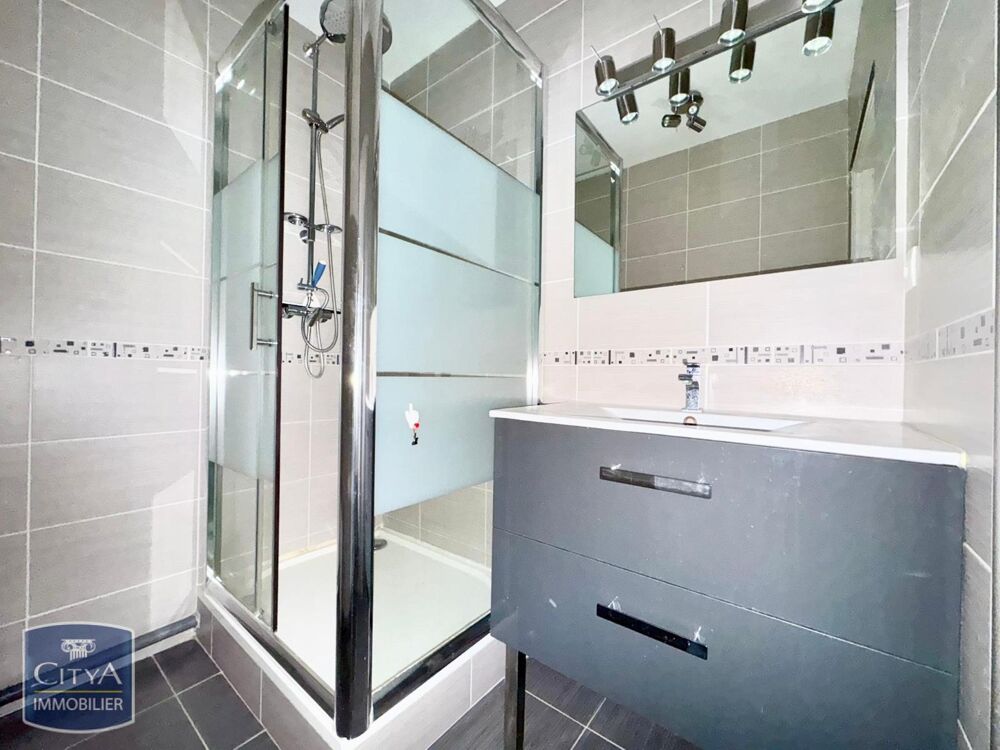 location Appartement - 4 pièce(s) - 82 m² Nîmes (30000)