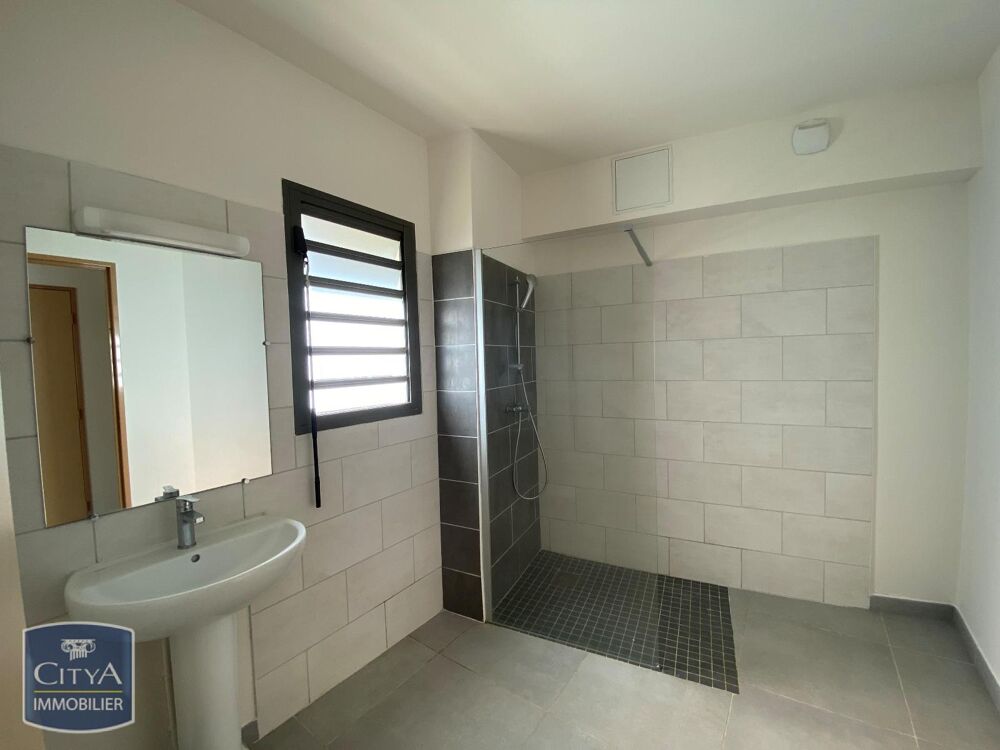 location Appartement - 3 pièce(s) - 58 m² Saint-Benoît (97470)