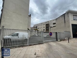  Parking / Garage à louer 