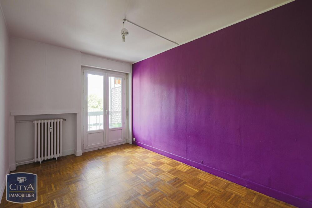 À LOUER : Appartement T5 spacieux situé à Grenoble, 83 R....