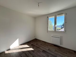  Appartement à louer 4 pièces 88 m²