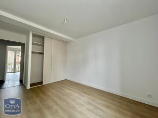  Appartement à louer 4 pièces 84 m²