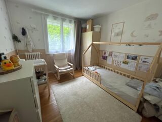  Appartement à louer 4 pièces 82 m²